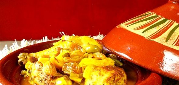 Тажин из курицы с лимоном, имбирем и корицей