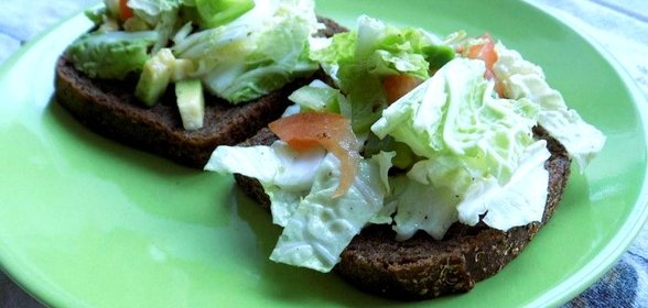 Легкий салат с авокадо