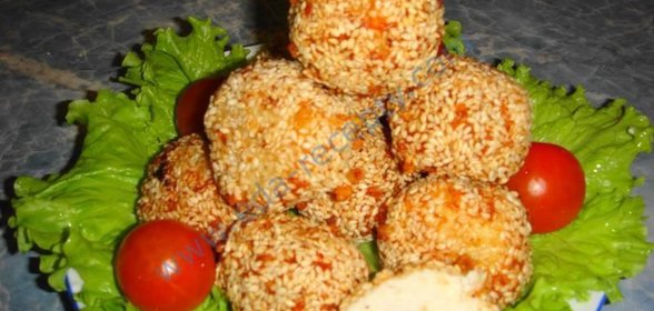 Шарики куриные с виноградом