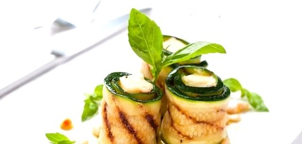 Рулетики из кабачков с творогом