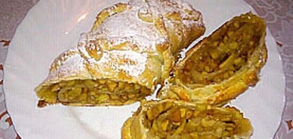 Рулет с яблочно-ванильной начинкой