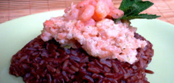 Красный рис с креветочным кремом