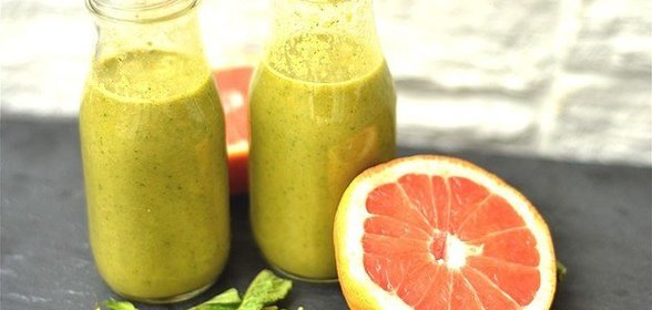 Смузи с грейпфрутом, мятой и огурцом