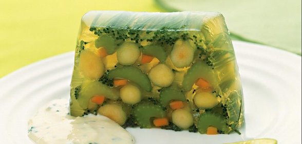 Заливное из сельдерея, моркови и спаржи