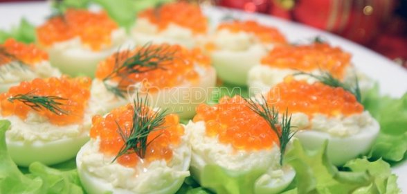 Яйца фаршированные икрой