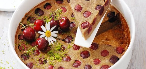 Клафути на соевом молоке с черешней