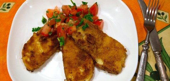 Жареный сулугуни с помидорами