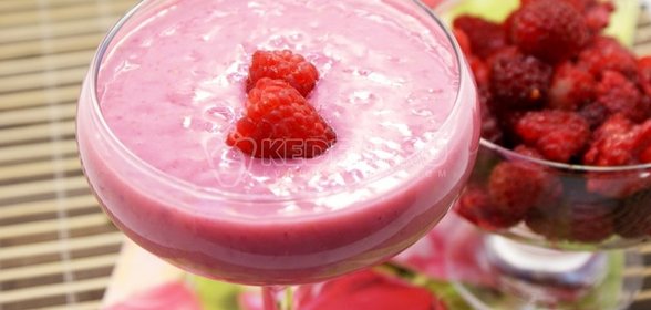 Смузи из малины с йогуртом