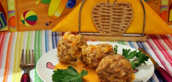Мясные тефтели в сметанно-томатном соусе