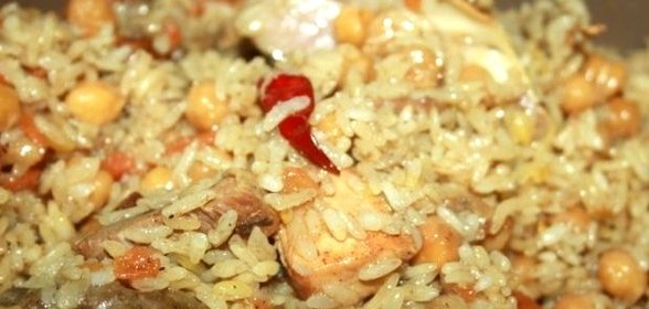 Плов с нутом и курицей