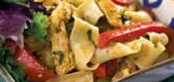 Салат Янгелик из домашней лапши с курицей