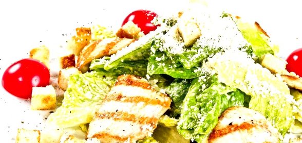 Салат «Цезарь» с рукколой