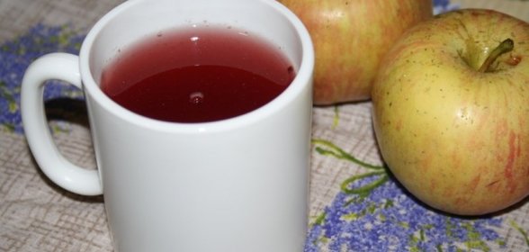Ароматный компот с унаби, курагой и ягодами