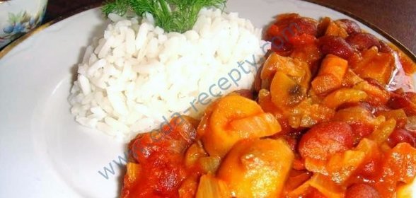 Гуляш с грибами, фенхелем, фасолью