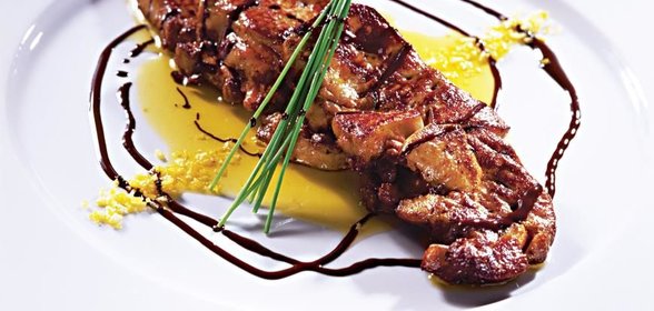 Фуа-гра, пропаренная на зеленом чае, с лимонным шоколадом