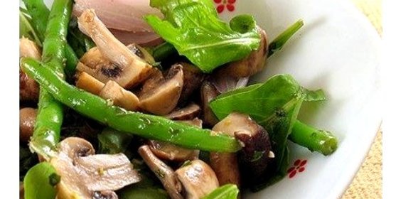 Салат с шампиньонами и стручковой фасолью