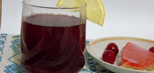 Компот с кизилом вишней и шелковицей