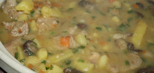 Рагу с телятиной на курином бульоне