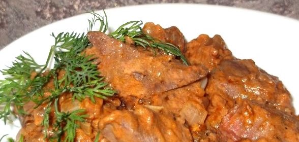 Гуляш из свиной печени
