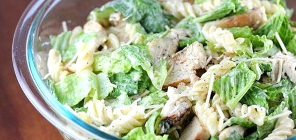 Макаронный салат «Цезарь»