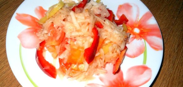 Диетический салат из кольраби