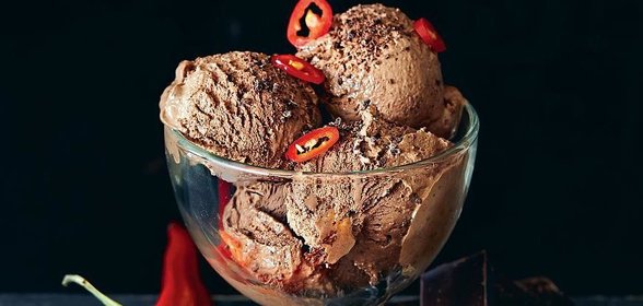 Шоколадное мороженое с острым перцем