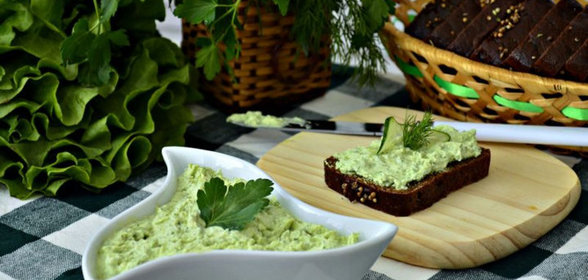 Соленая творожная масса с черемшой