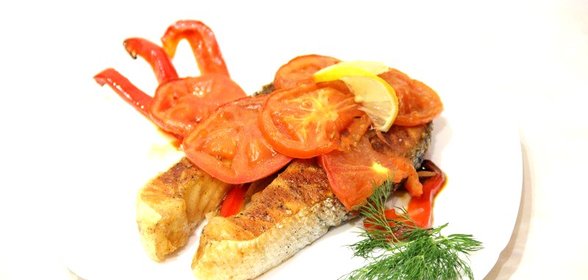 Семга запеченная с овощами