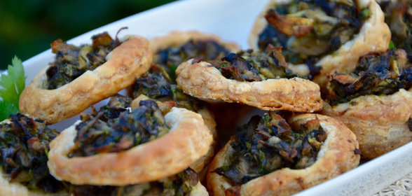 Слойки с белыми грибами