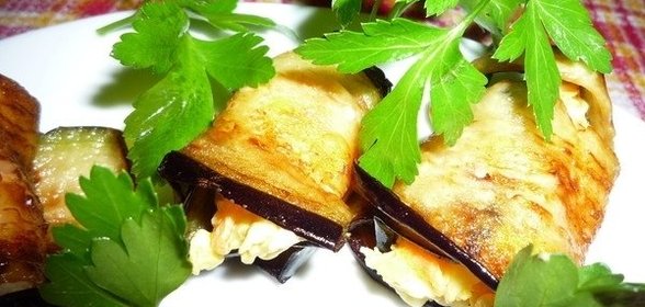 Баклажанные рулеты с сыром и морковью