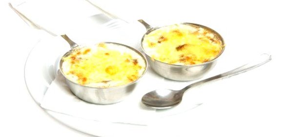 Жюльен из кальмаров с луком и грибами