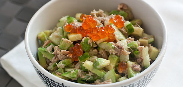 Салат с тунцом и красной икрой