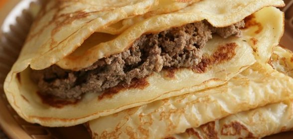 Блины с начинкой из печени с яблоком