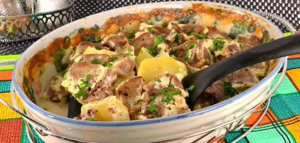 Свиной язык с картофелем запеченный в сметане