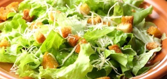 Салат «Цезарь» с сыром