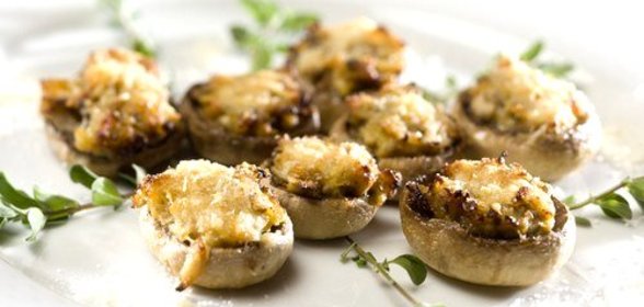 Белые грибы, фаршированные крабами