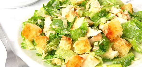 Салат «Цезарь» с готовым соусом