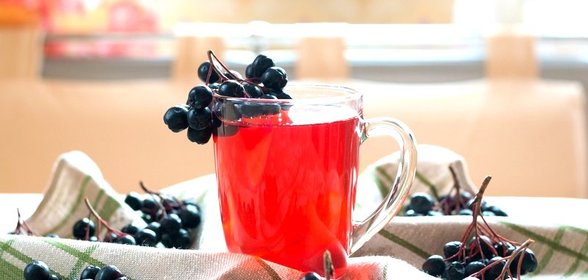 Компот из черноплодной рябины