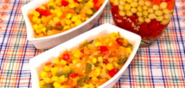 Болгарский перец, жаренный с кукурузой