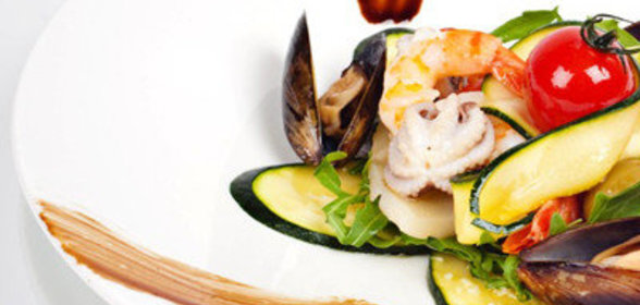 Салат с морепродуктами от ресторана doucet x.o.