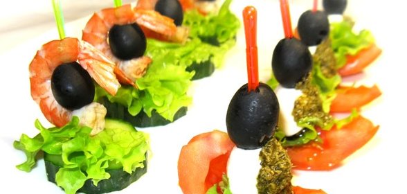 Канапе с раковыми шейками