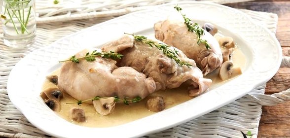 Фрикасе из кролика с белым вином