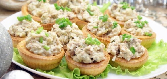 Фруктовый салат с фисташками