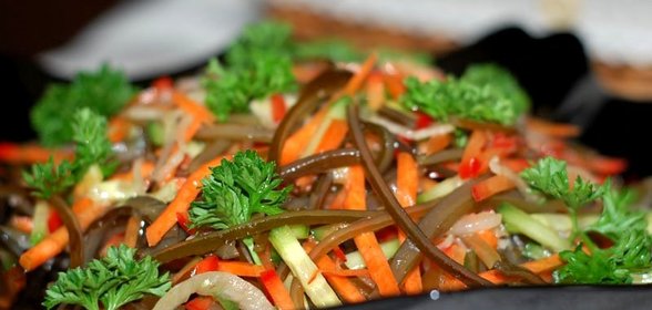 Салат к фаршированным перцам