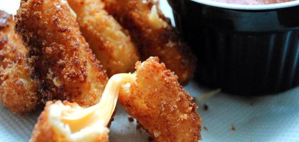 Сырные палочки в кляре