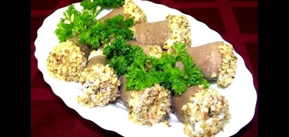 Рулетики из языка с грибами и грецкими орехами