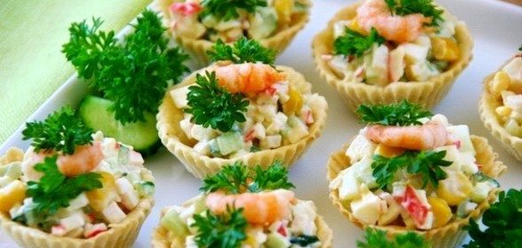 Тарталетки с крабовыми палочками и сыром