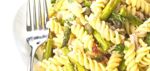 Салат нисуаз с пастой