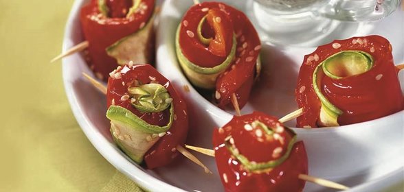 Рулеты из кабачков и перцев