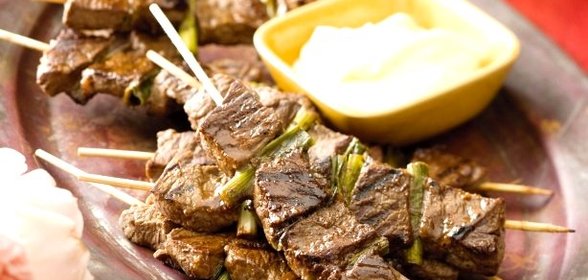 Шашлык из говядины на шпажках